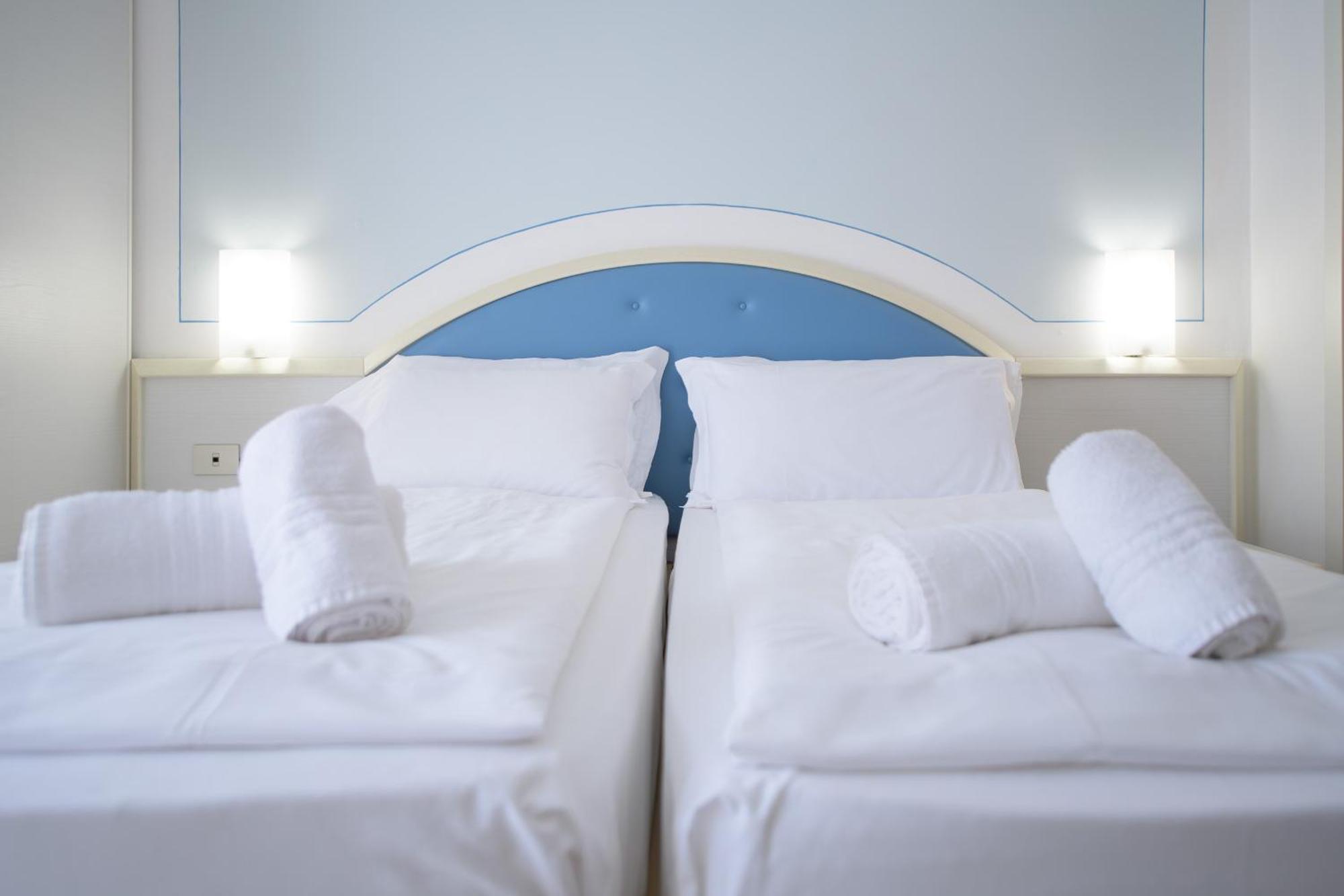 Hotel All'Azzurro Limone sul Garda Extérieur photo